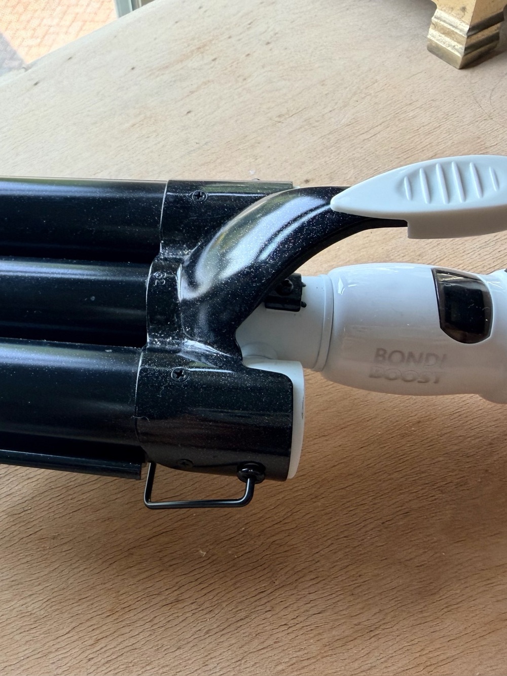 BondiBoost Triple Barrel Waver - Black/White